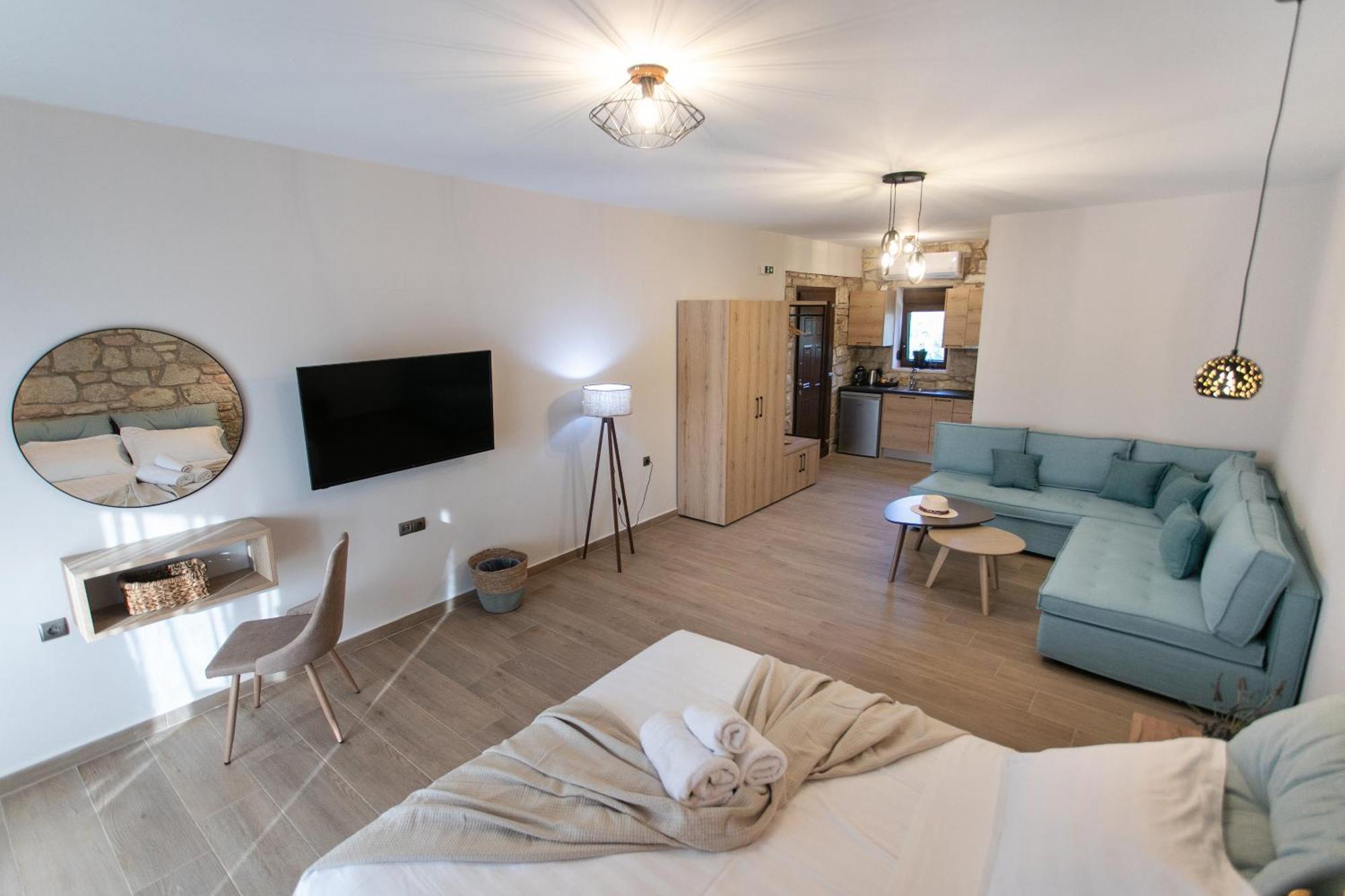 Michelangelo Suites And Apartments Valanidorachi Eksteriør bilde